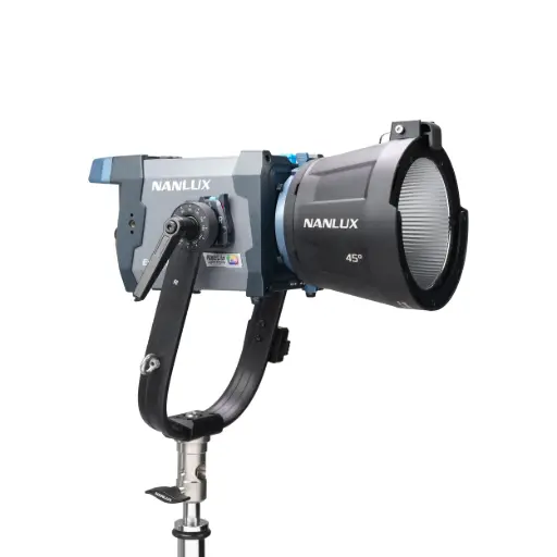 [Evoke-150C] Nanlux - Projecteur Evoke 150C Full-color